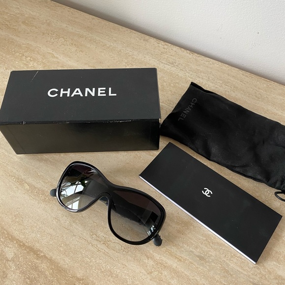 Chanel Tweed Sunglasses - Picture 6 of 6